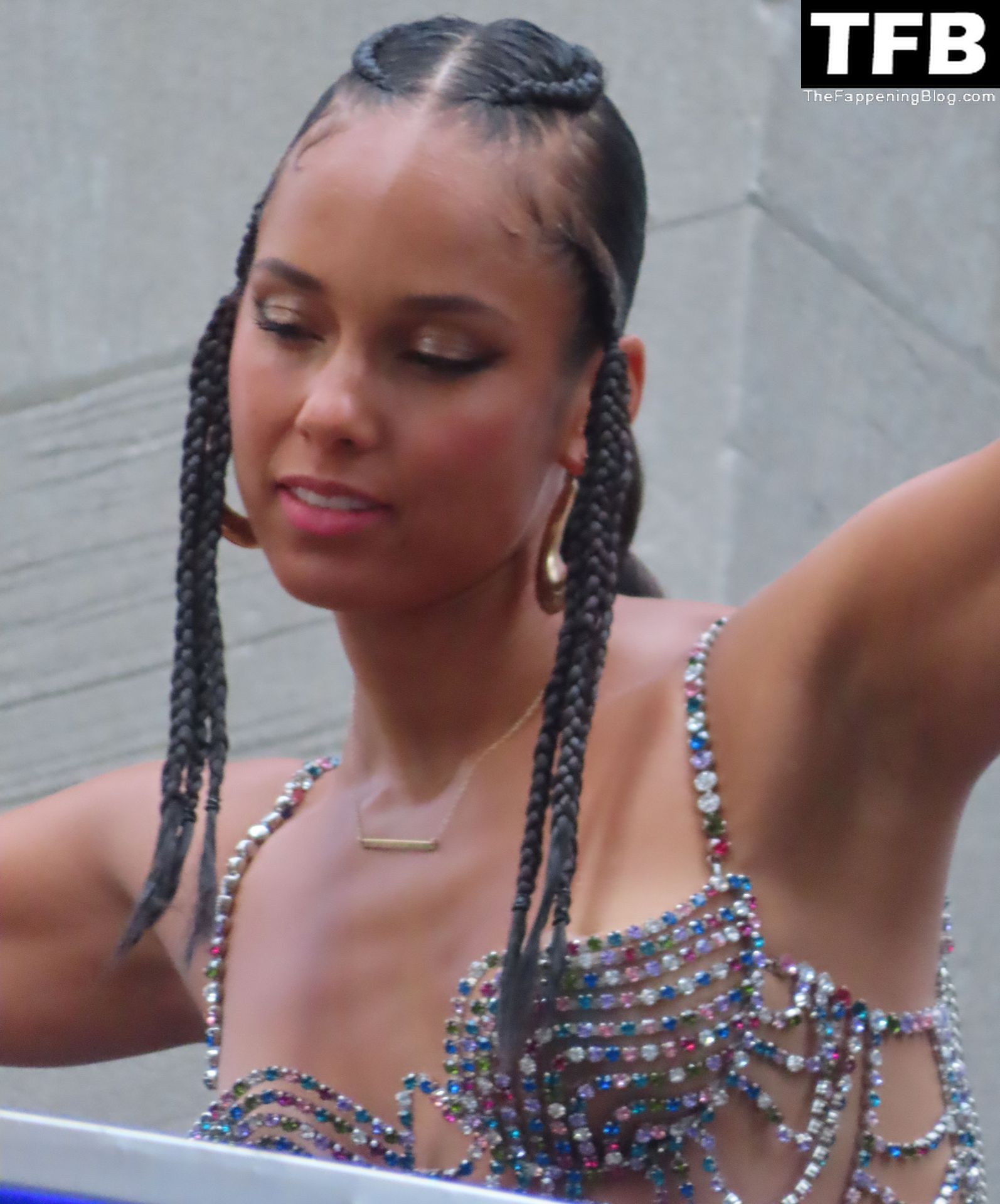 Alicia Keys Sexy 22
