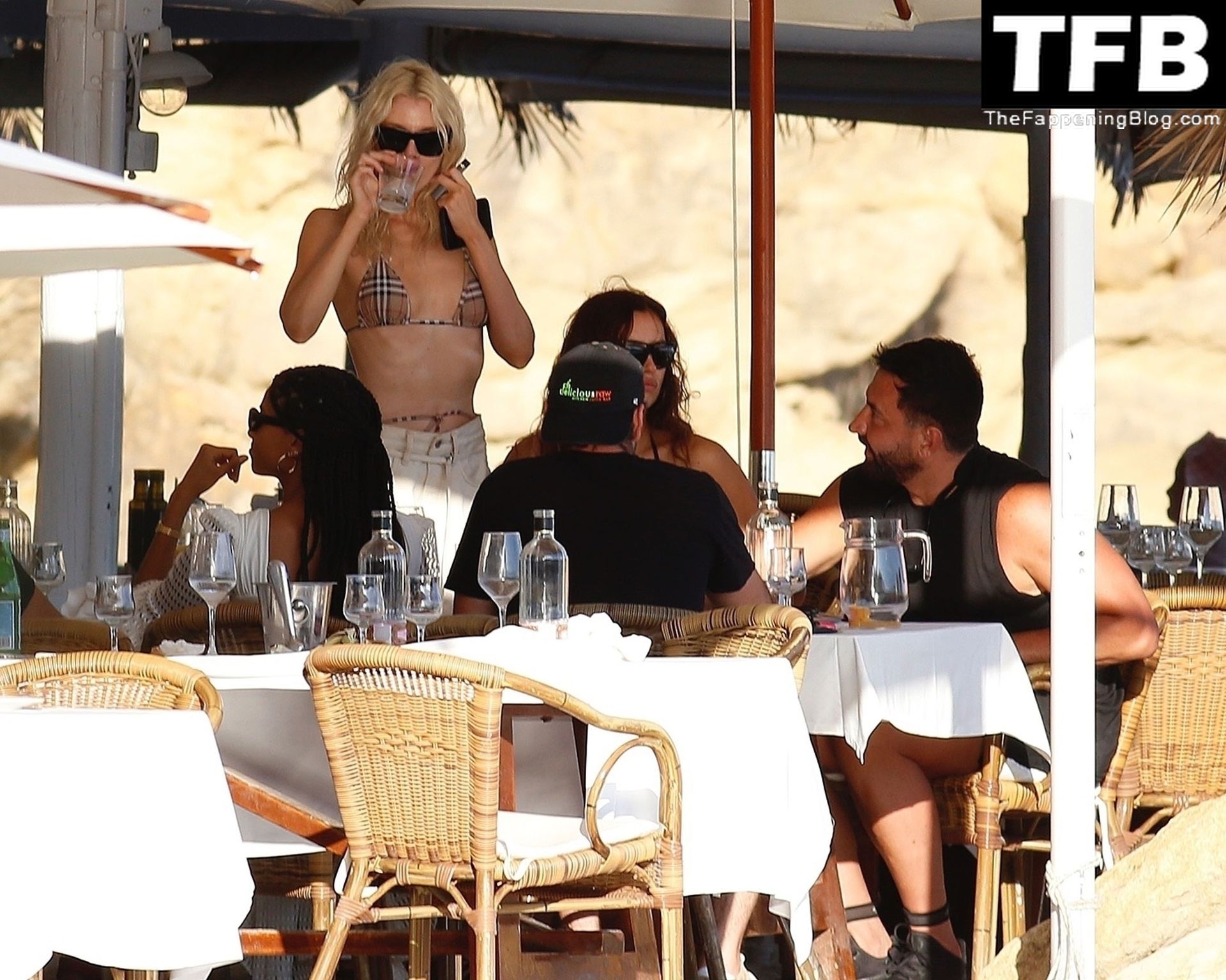 Irina Shayk &amp; Stella Maxwell Enjoy a Lunch Date on Holiday in Ibiza (51 Photos)