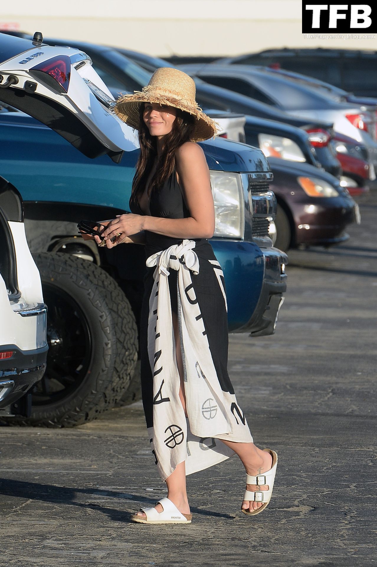 Jenna Dewan is Pictured After a Day at The Beach in LA (24 Photos)