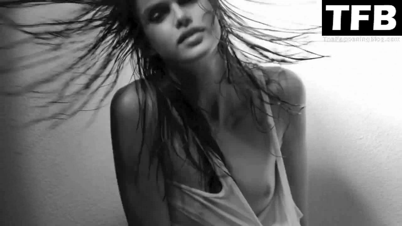 Julia Saner Nude &amp; Sexy Collection (9 Photos)