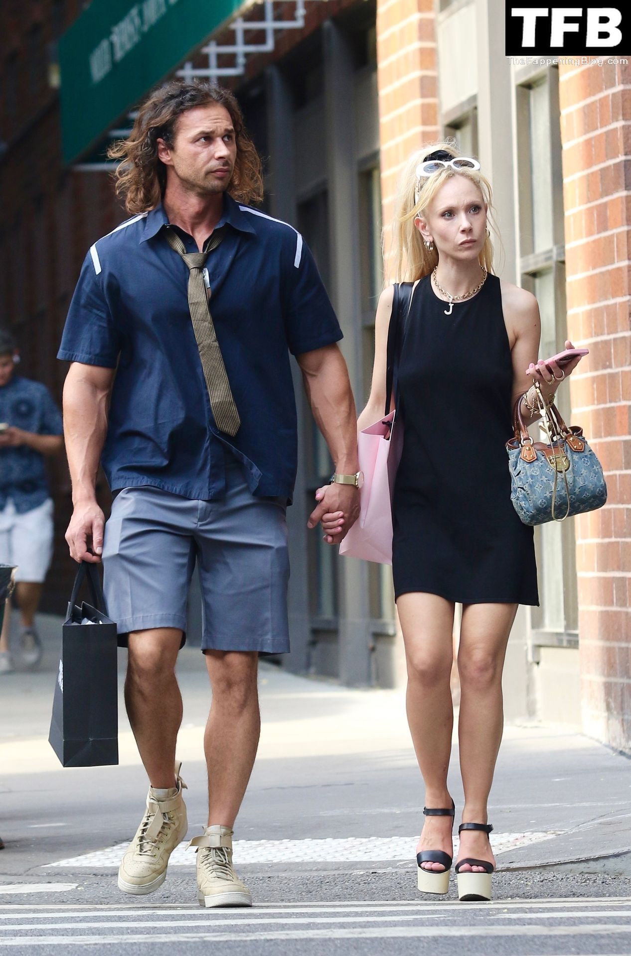 Juno Temple Holds Hands with Her Mystery Boyfriend in NYC (14 Photos)