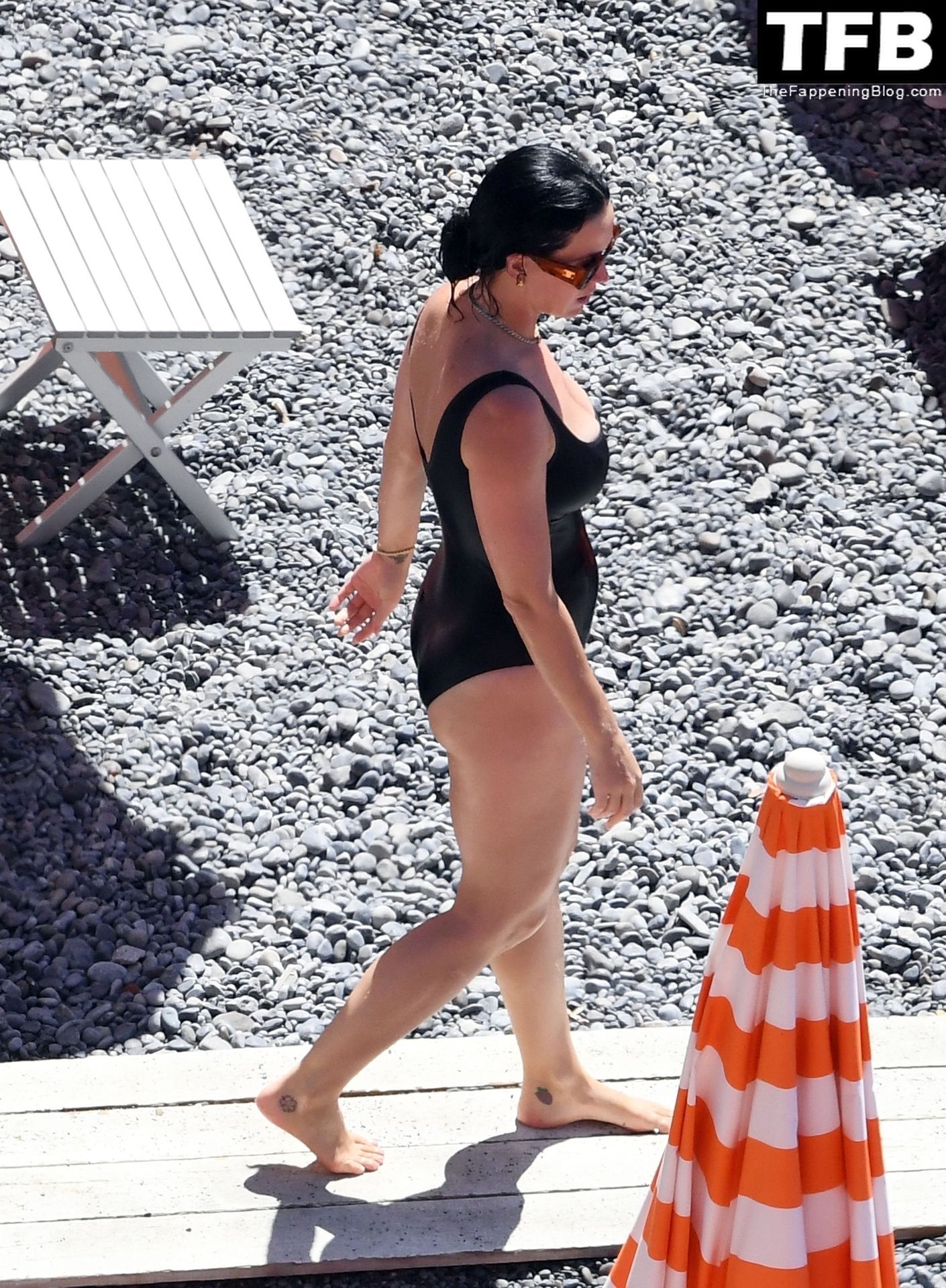 Katy Perry & Orlando Bloom Enjoy Their Summer Vacation on Positano (102...