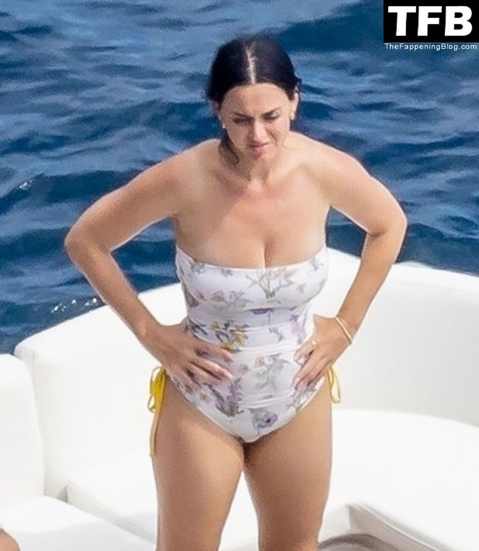 Katy Perry Rocks a Strapless Swimsuit While Enjoying a Beach Day with Orlando Bloom in Positano (105 Photos)
