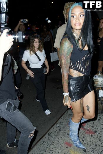 Kehlani Flashes Her Nude Tits in NYC (17 Photos)