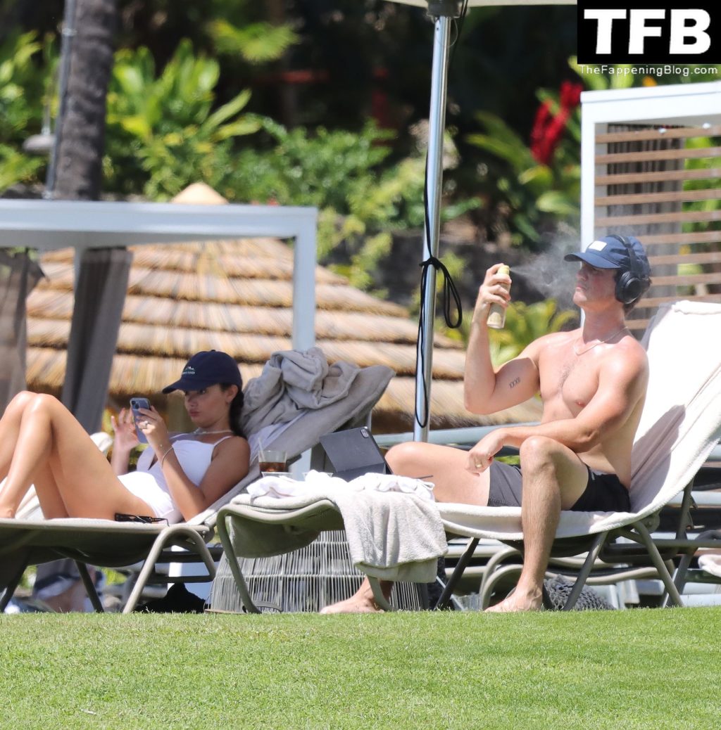 Keleigh Sperry &amp; Miles Teller are Spotted Sunbathing in Hawaii (19 Photos)
