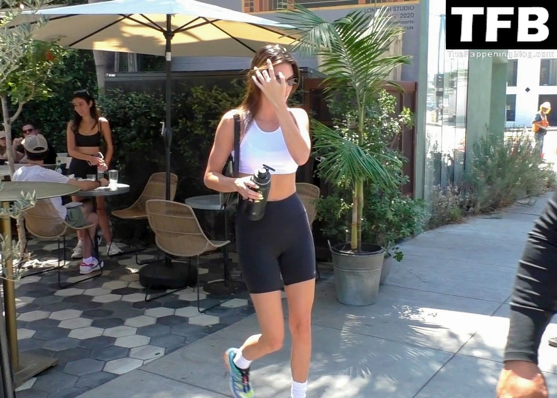 Kendall Jenner Puts Her Abs and Legs on Display During Workout Session in WeHo (99 Photos)