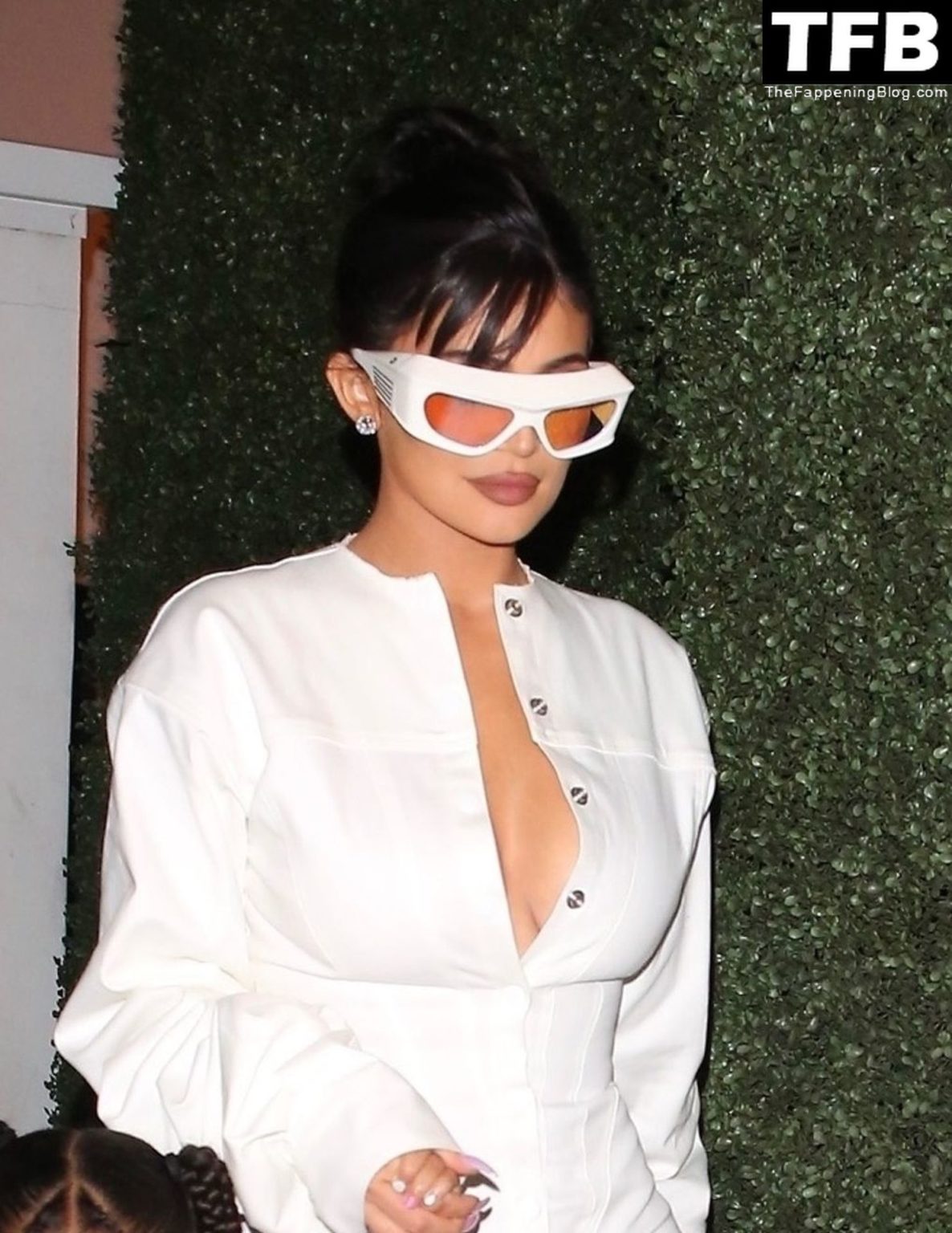 Kylie Jenner Showcases Her Svelte Figure In All White 72 Photos Thefappening 