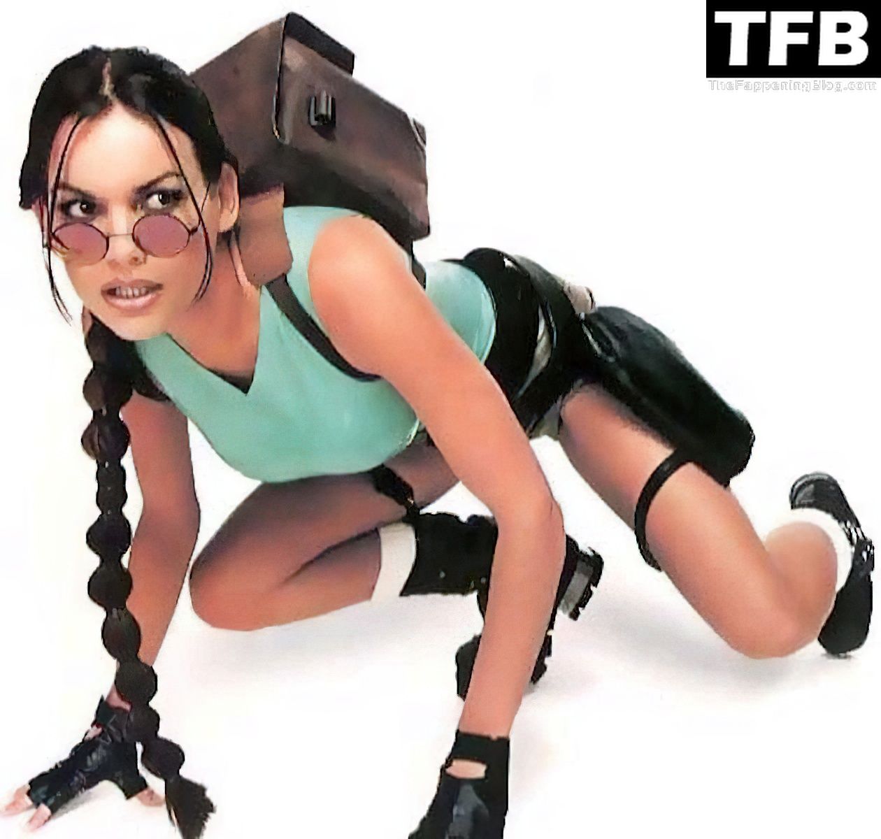 Lara-Weller-Sexy-TFB-1.jpg