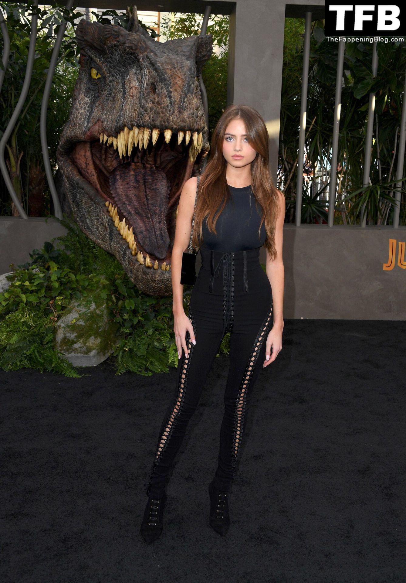 Leni Klum Looks Pretty in Black at the “Jurassic World Dominion” Premiere in Hollywood (73 Photos)