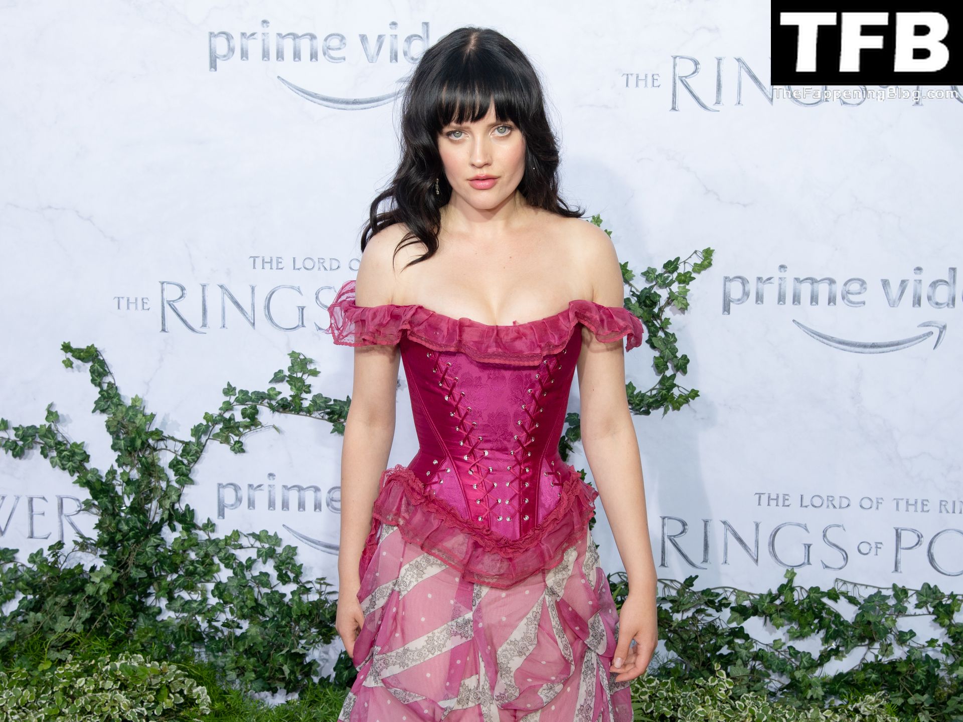 Markella Kavenagh Flaunts Her Cleavage at the Premiere of “The Lord of the Rings: The Rings of Power” in LA (40 Photos)