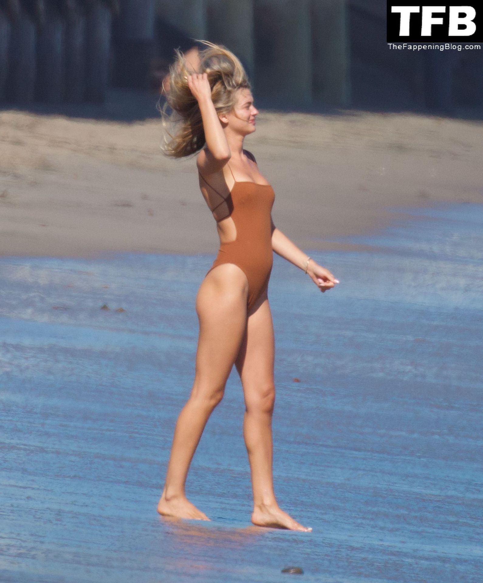 Megan Blake Irwin Hits the Beach in Malibu (30 Photos)