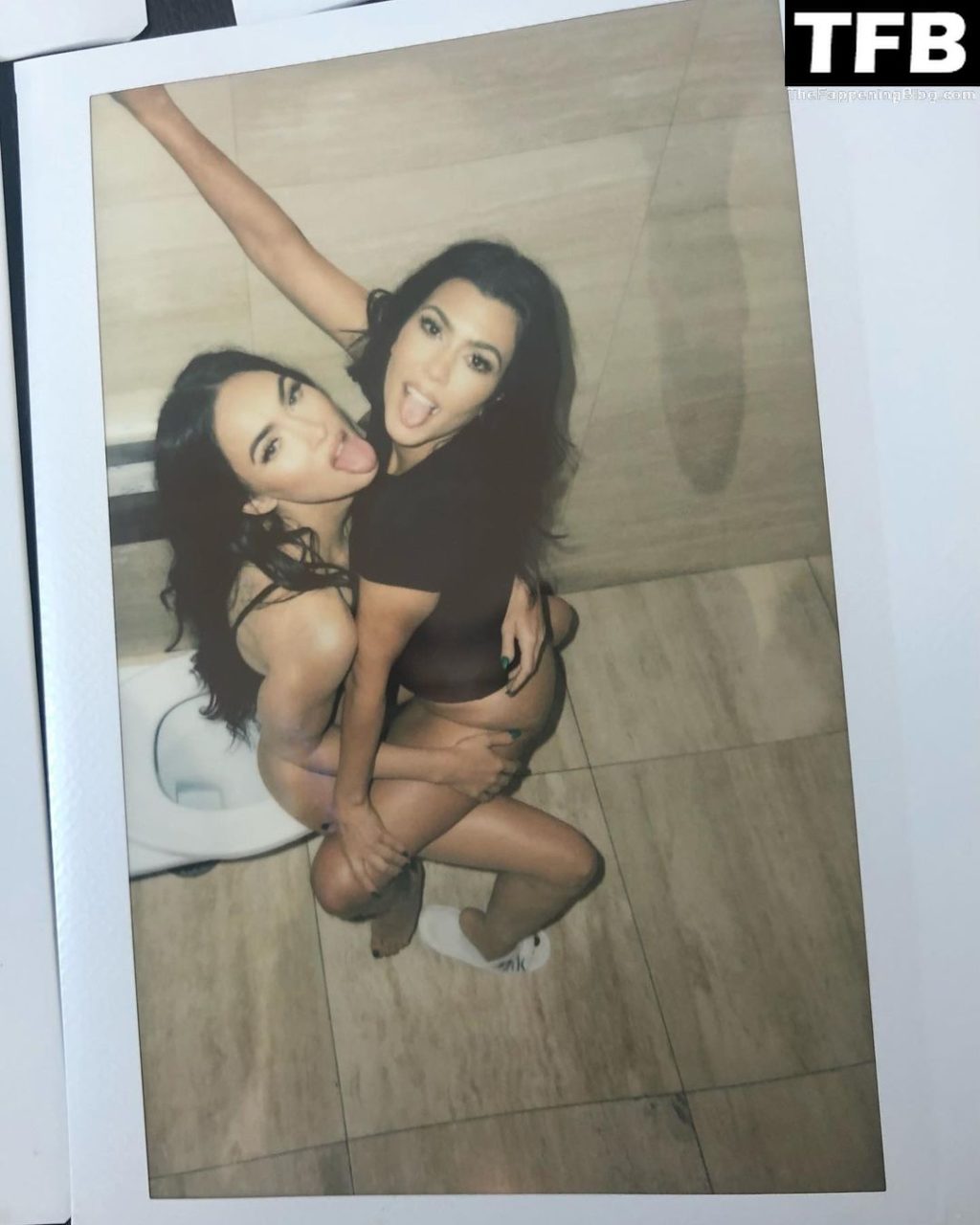 Megan Fox &amp; Kourtney Kardashian Pose Together (3 Photos)