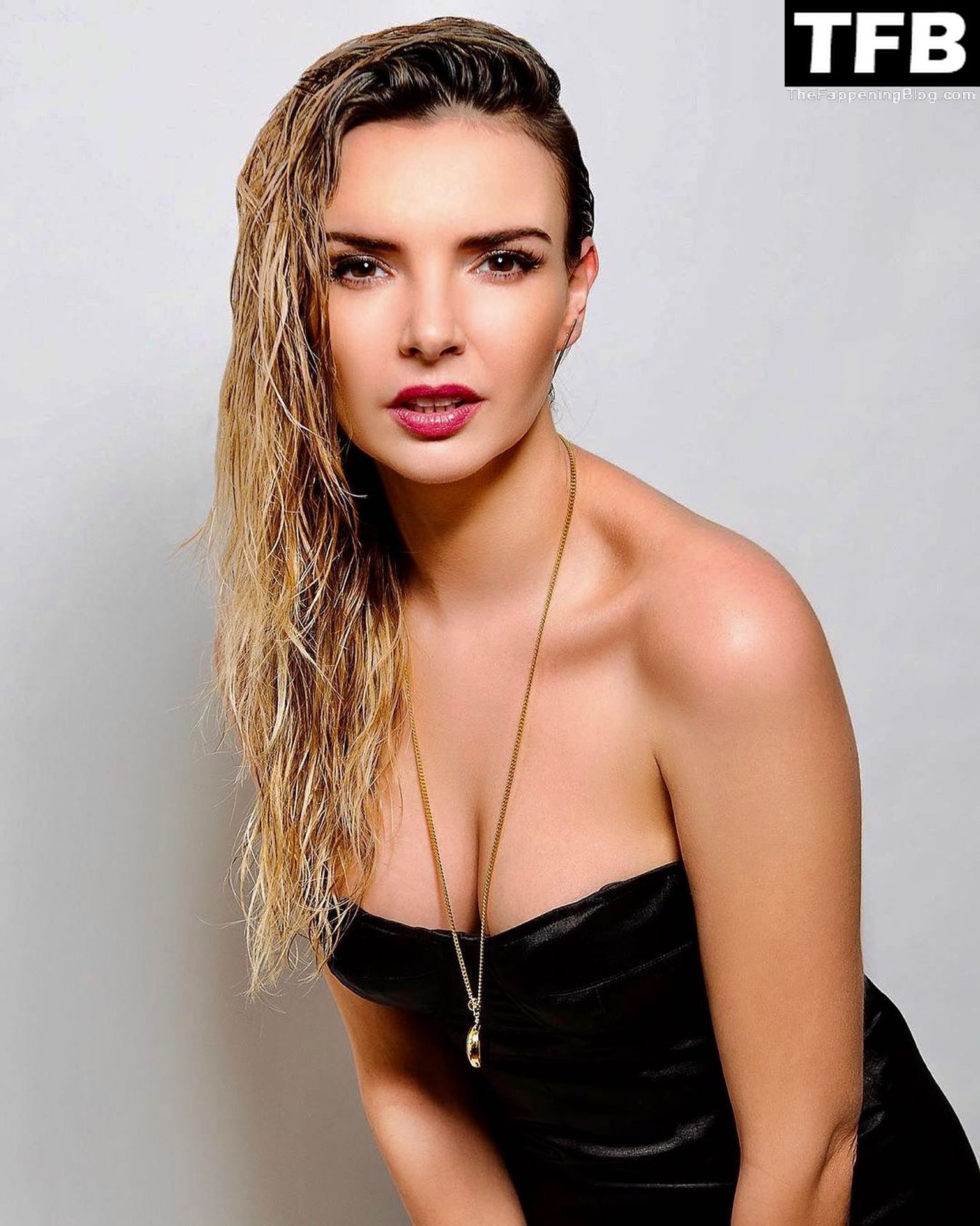 Nadine-Coyle-2-thefappeningblog.com_.jpg