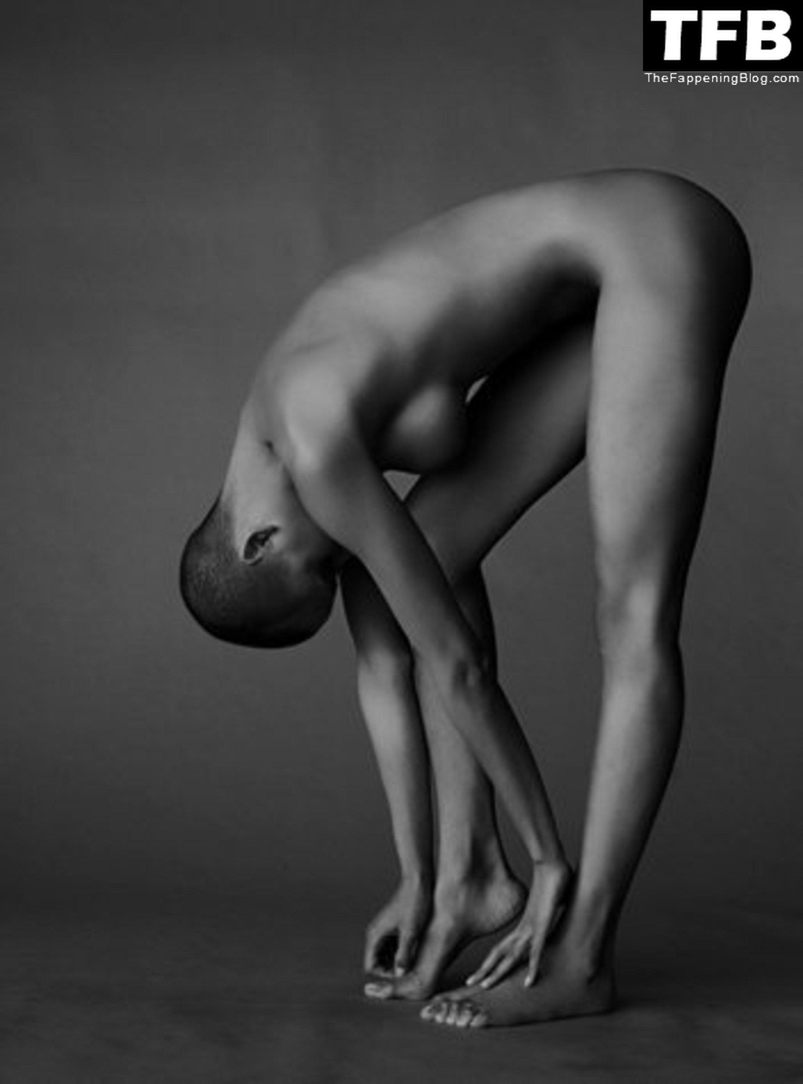Noemie-Lenoir-Nude-Sexy-The-Fappening-Blog-1.jpg
