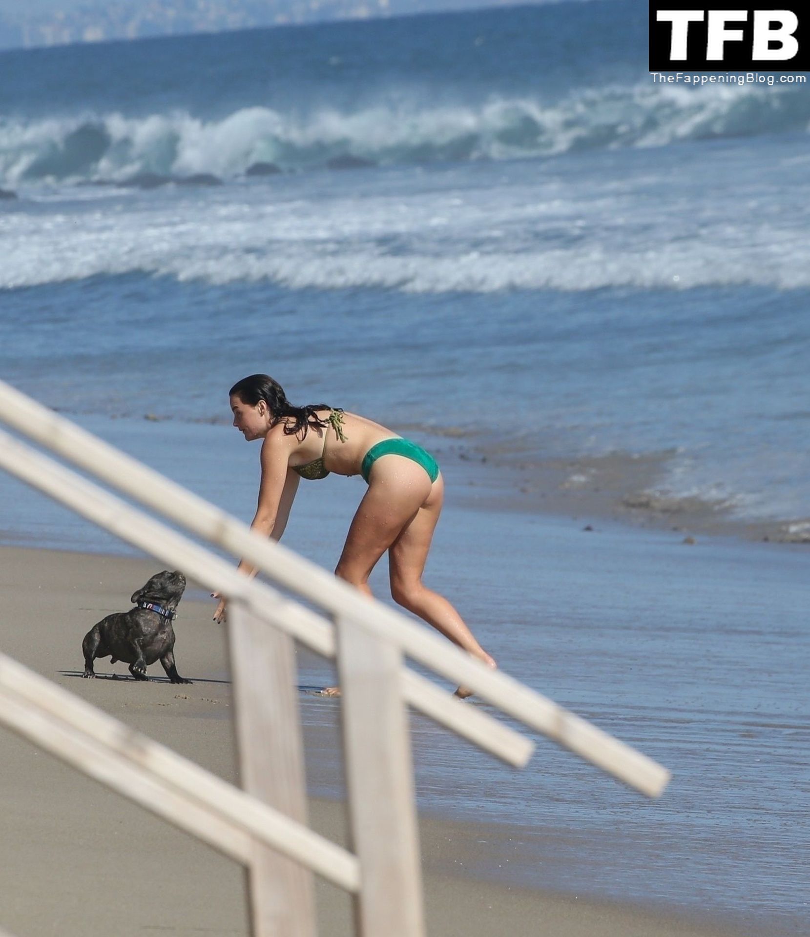 Sarah Brady on Beach (77 Pics) - What's Fappened?ðŸ’¦.