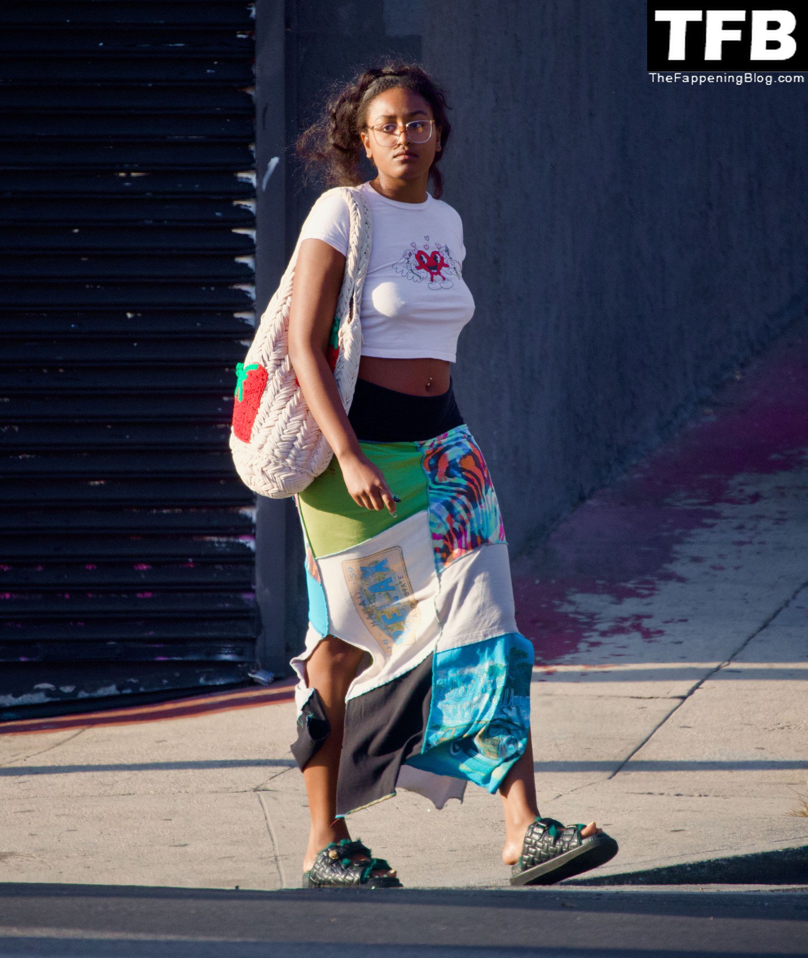1618px x 1920px - Sasha Obama Goes Braless in LA (11 Photos) | #TheFappening