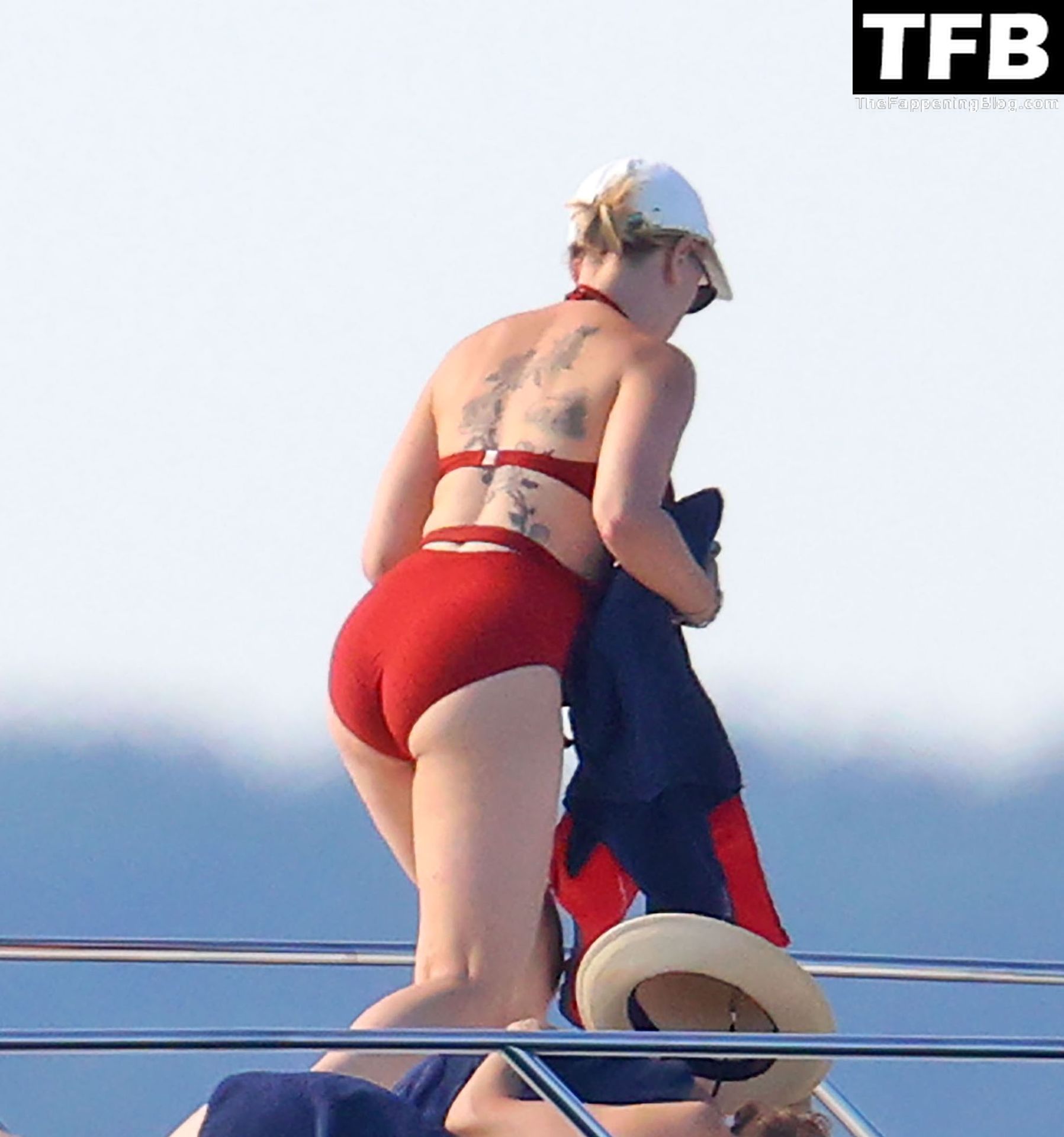 Scarlett Johansson Hits the Ocean in a Red Bikini in East Hampton (97 Photo...