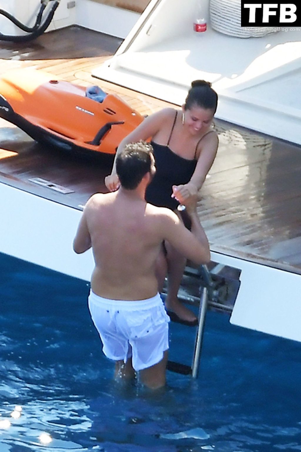 Selena Gomez Enjoys a Little Fun in the Sun During Her Italian Vacation in Positano (118 Photos)