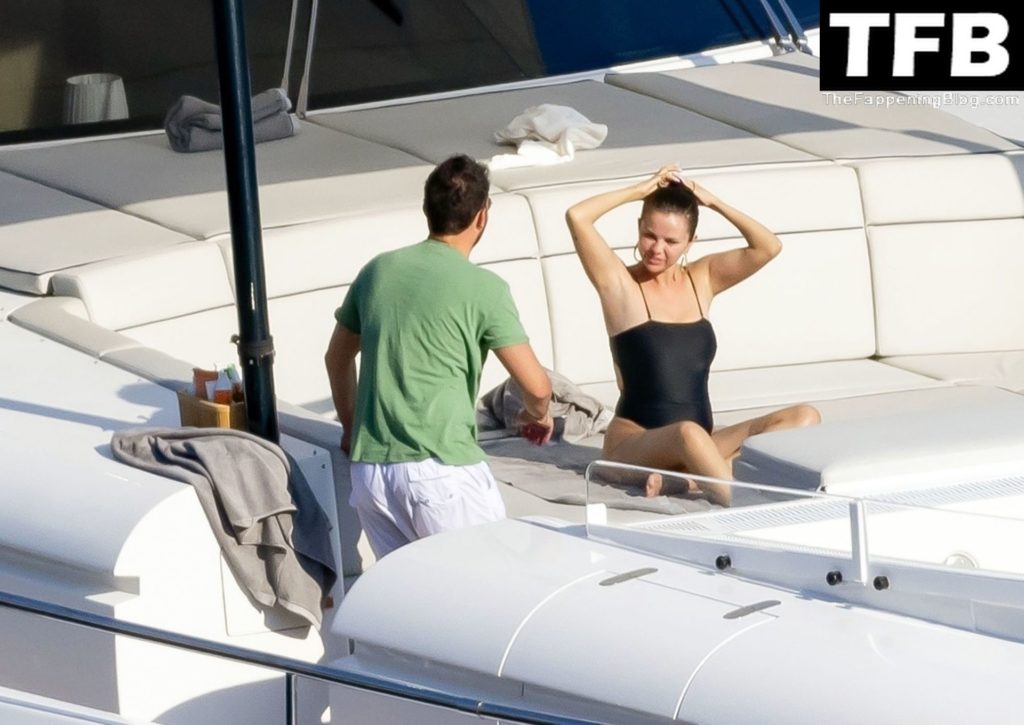 Selena Gomez Enjoys a Little Fun in the Sun During Her Italian Vacation in Positano (118 Photos)