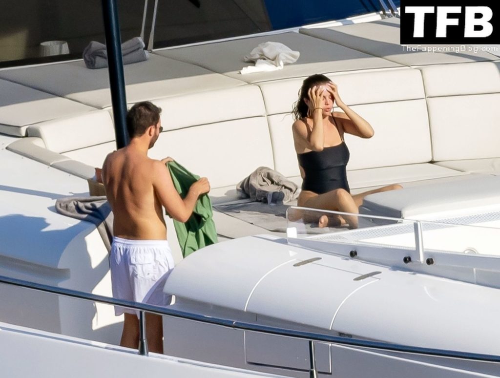 Selena Gomez Enjoys a Little Fun in the Sun During Her Italian Vacation in Positano (118 Photos)