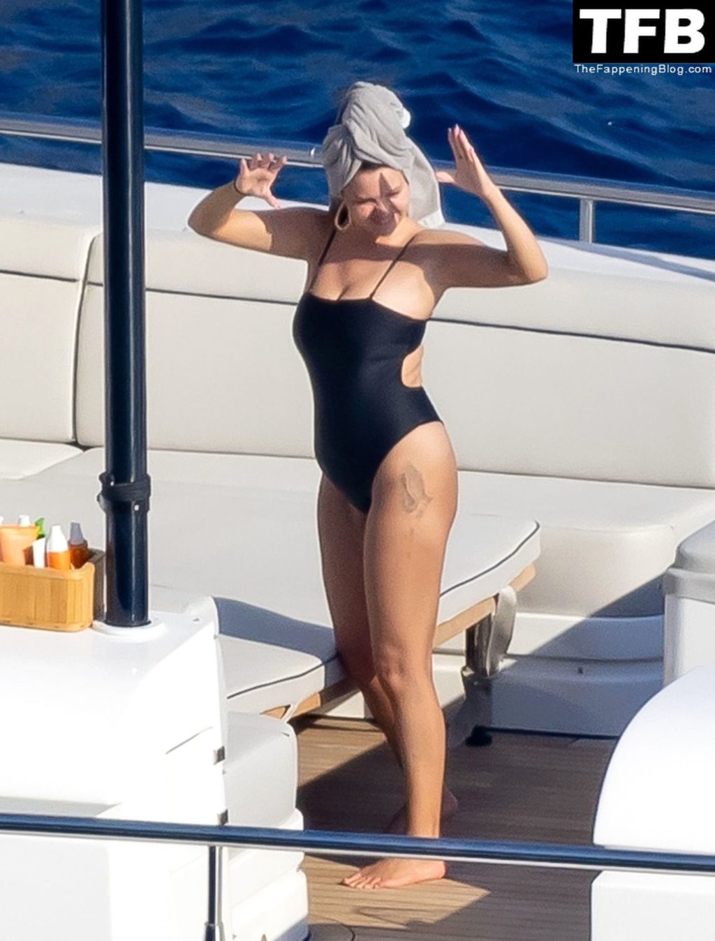 Selena Gomez Enjoys a Little Fun in the Sun During Her Italian Vacation in Positano (118 Photos)