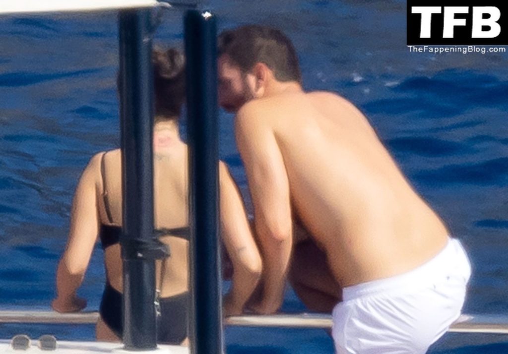 Selena Gomez Enjoys a Little Fun in the Sun During Her Italian Vacation in Positano (118 Photos)