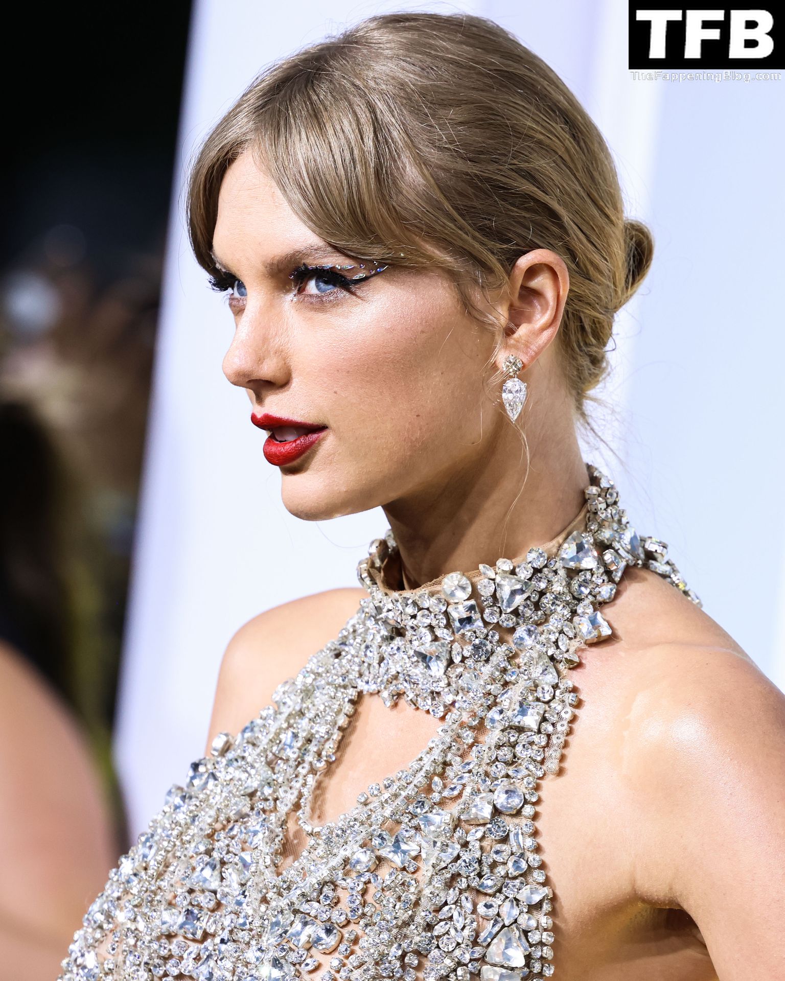 Taylor Swift Looks Stunning and Shines at the 2022 MTV Video Music Awards in Newark (150 New Photos)