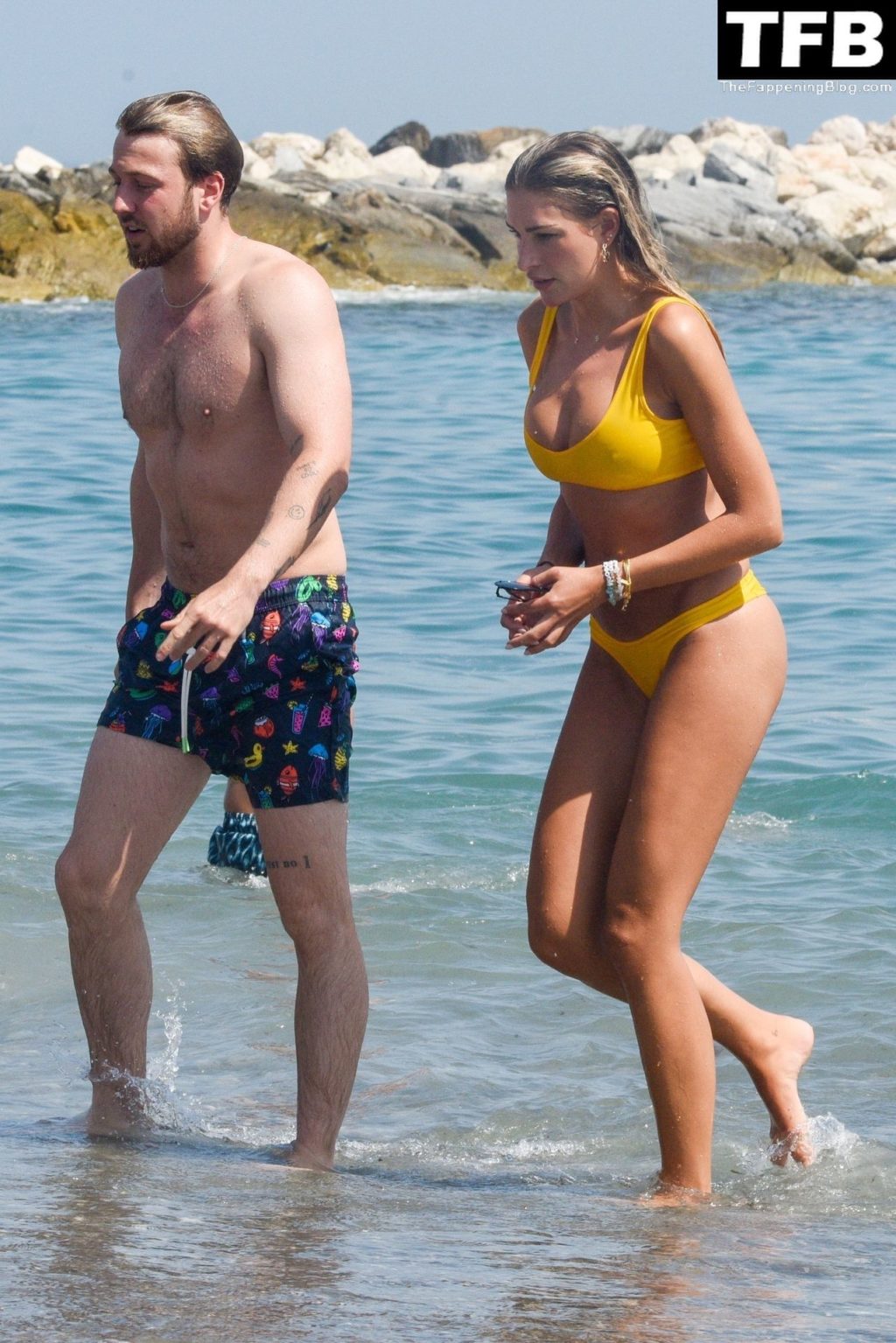 Zara Mcdermott &amp; Sam Thompson Pack on the PDA on the Beaches of Marbella (86 Photos)