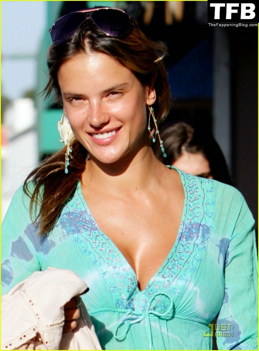 https://thefappeningblog.com/wp-content/uploads/2022/08/alessandra-ambrosio-6-thefappeningblog.com_.jpg