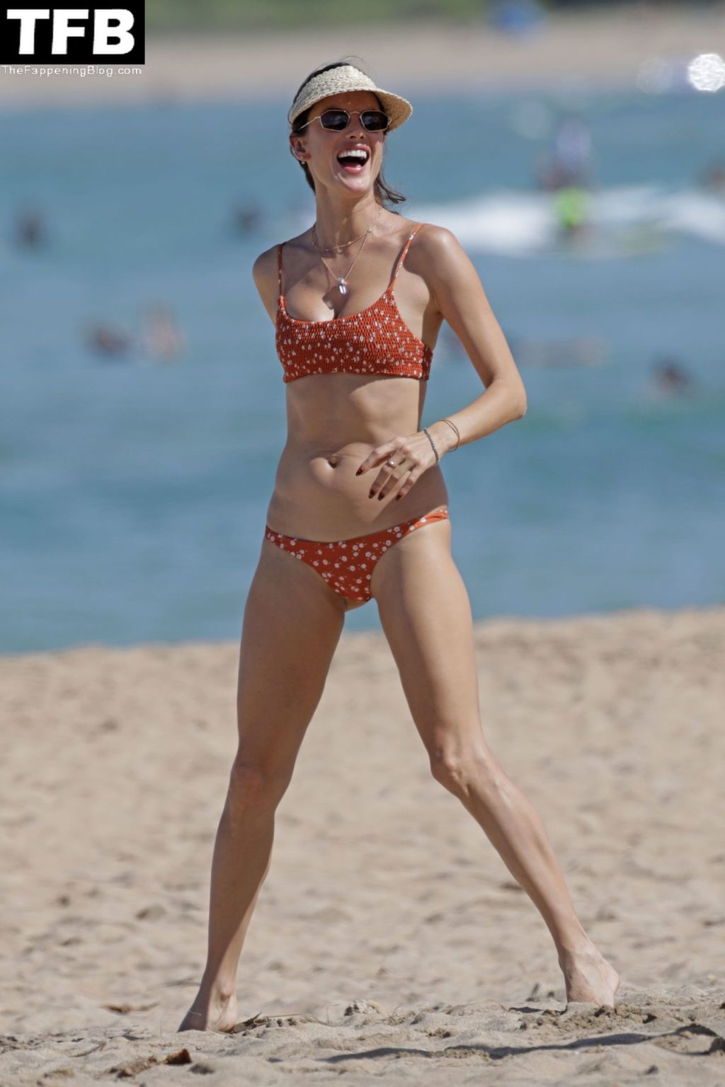 alessandra ambrosio bikini 323567 thefappeningblog.com