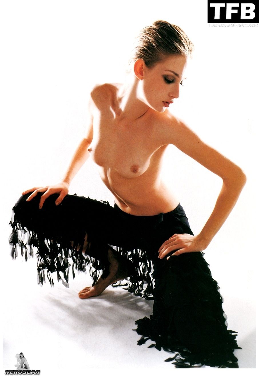 Eva Riccobono Nude &amp; Sexy Collection (23 Photos)