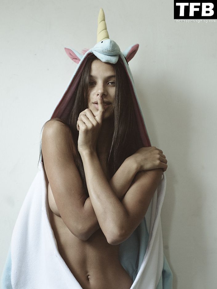 Bruna Lirio Nude &amp; Sexy Collection (83 Photos)