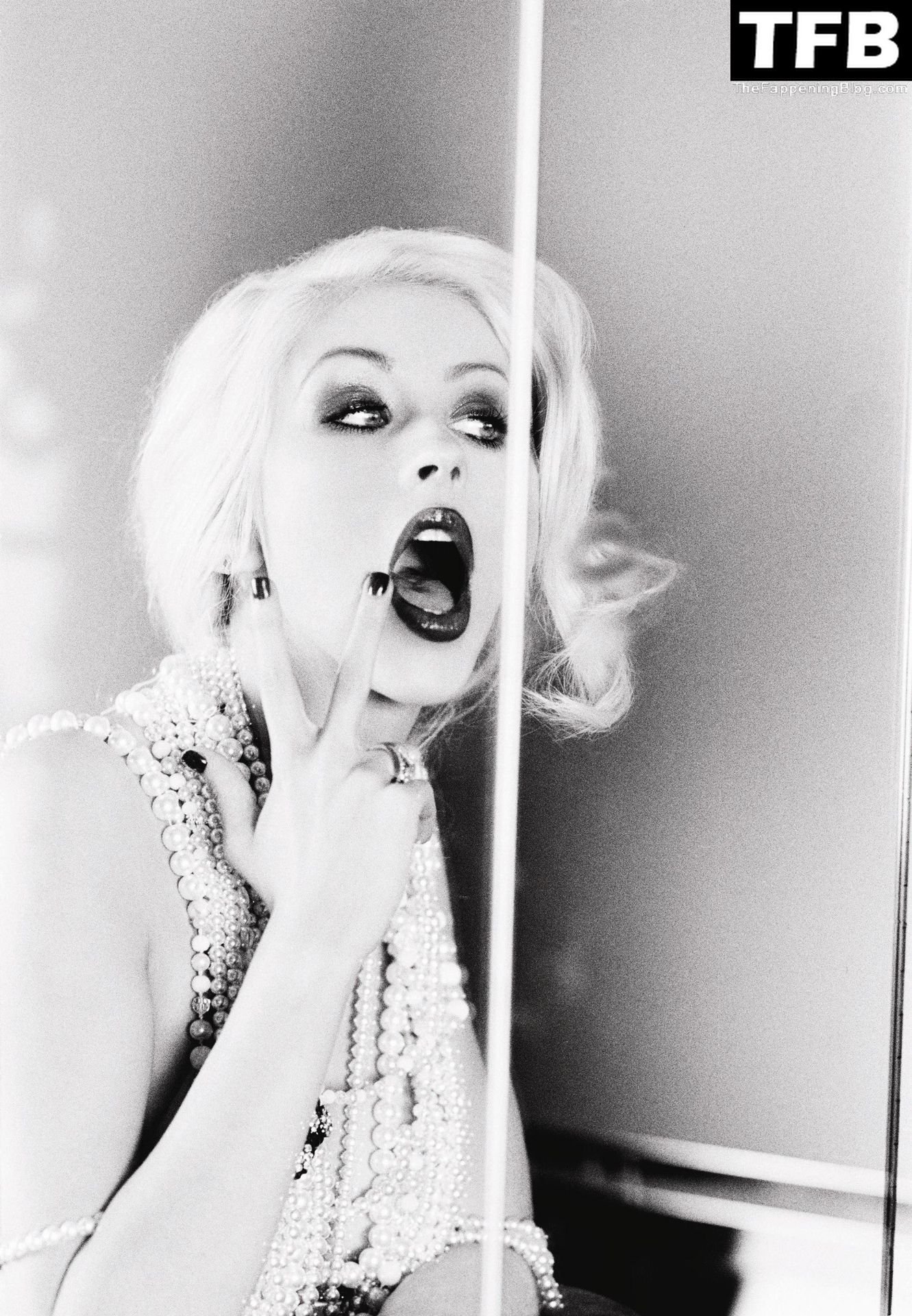 Christina Aguilera Nude &amp; Sexy Collection – Part 2 (150 Photos)