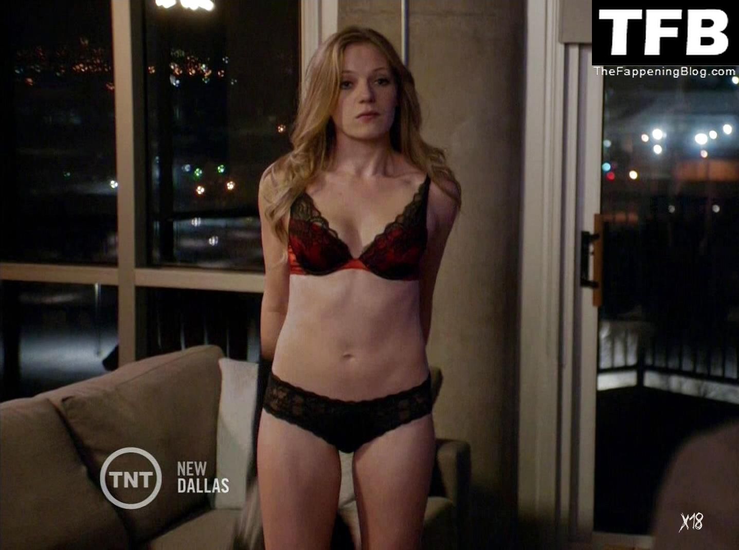 Emma Bell Nude &amp; Sexy Collection (15 Photos)
