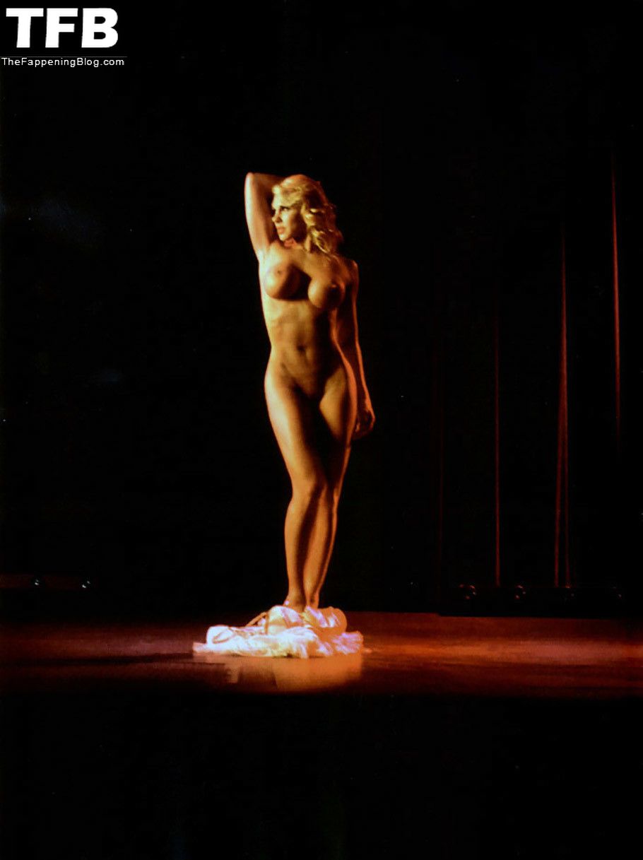 Monica Farro Nude &amp; Sexy Collection (23 Photos)