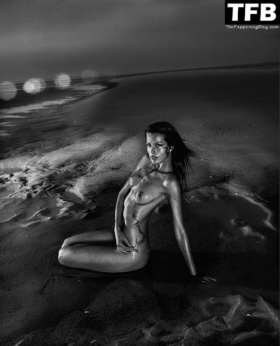 Petra Nemcova Nude &amp; Sexy Collection – Part 2 (70 Photos)