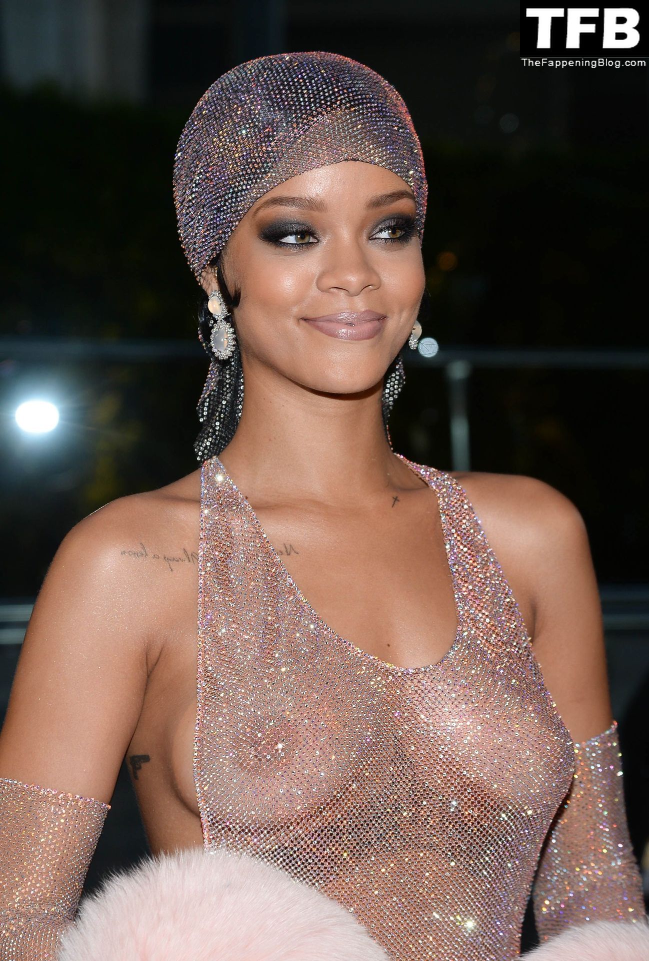 Rihanna Nude Sexy 44