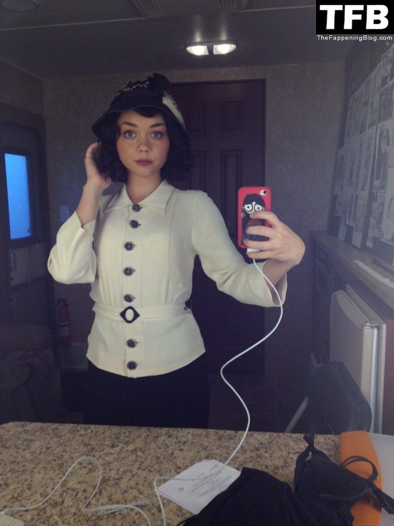 https://thefappeningblog.com/wp-content/uploads/2022/08/sarah-hyland-leaks-333426-thefappeningblog.com_.jpg