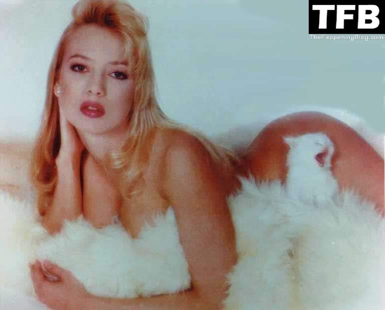 Traci Lords Nude &amp; Sexy Collection (25 Photos)