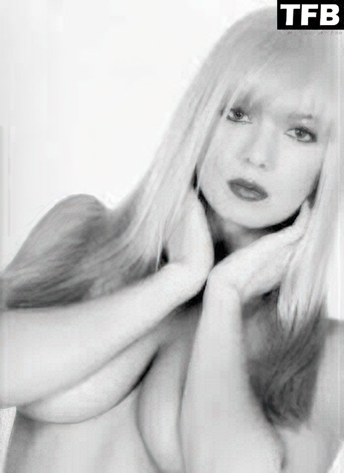 Traci Lords Nude &amp; Sexy Collection (25 Photos)