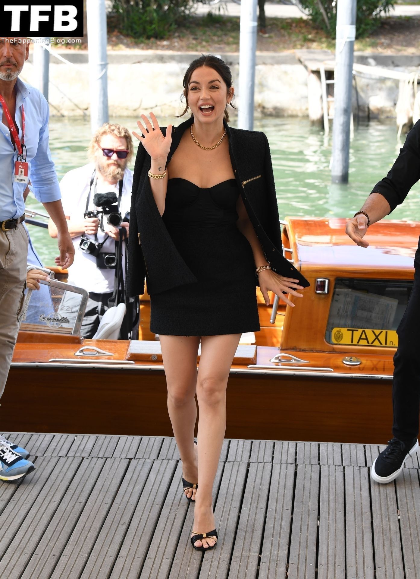 Ana de Armas Displays Her Sexy Legs Arriving at the Casino Palace During the 79th Venice Film Festival (99 Photos)
