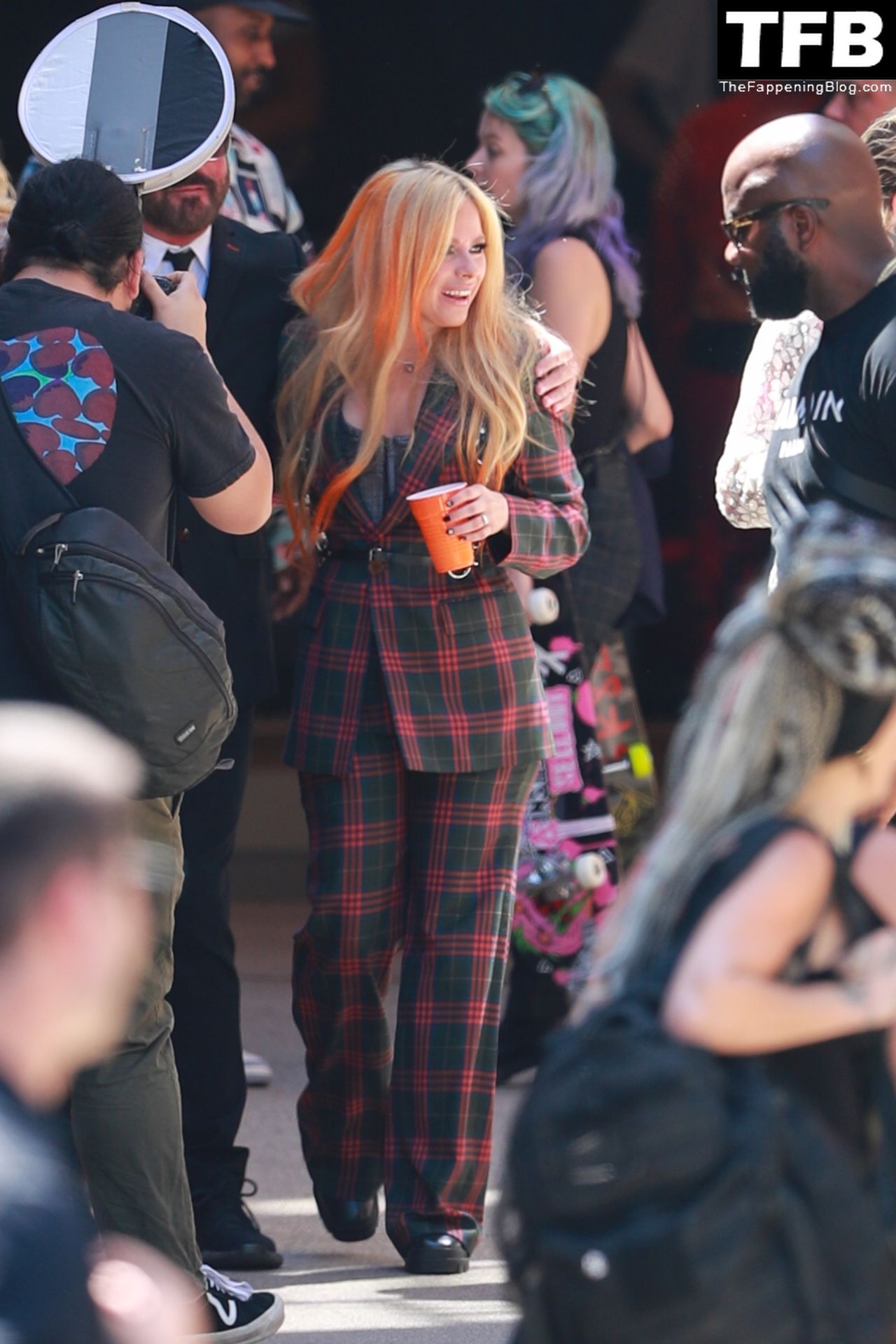 Avril Lavigne Receives a Star on the Hollywood Walk of Fame (31 Photos) .