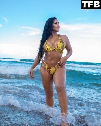 Dolly Castro / dollycastro / missdollycastro Nude Leaks OnlyFans Photo 66