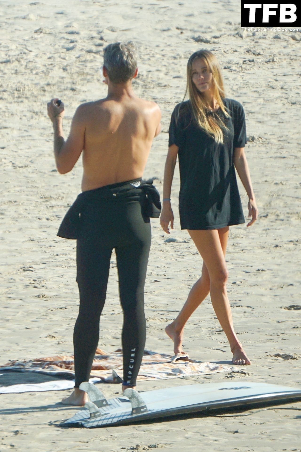 Isabel Lucas is Pictured with Her Boyfriend at Beach in Byron Bay (23 Photos)