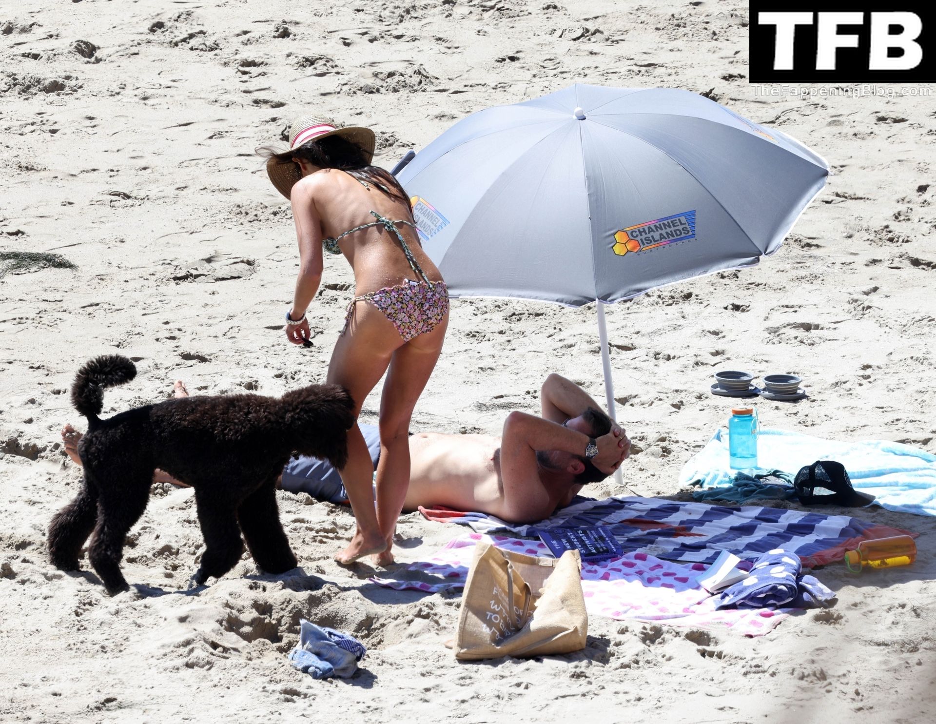 Jordana Brewster &amp; Mason Morfit Enjoy the Morning on the Beach in Santa Barbara (16 Photos)