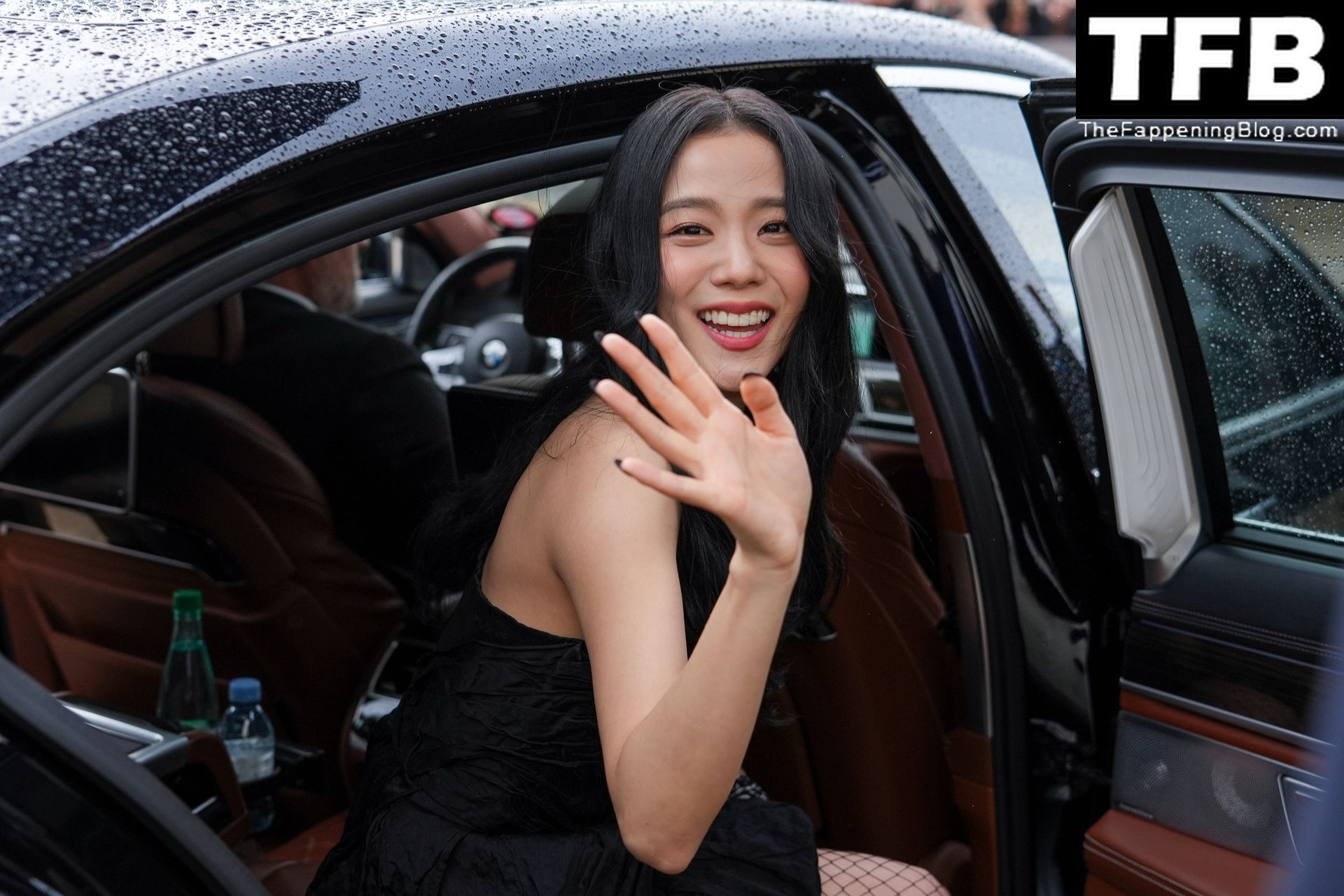 Leggy Kim Ji-soo Attends the Dior Fashion Show in Paris (39 Photos)