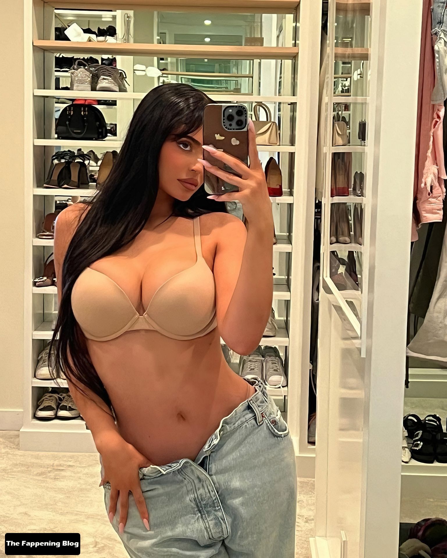 Kylie Jenner Sexy (20 Photos)