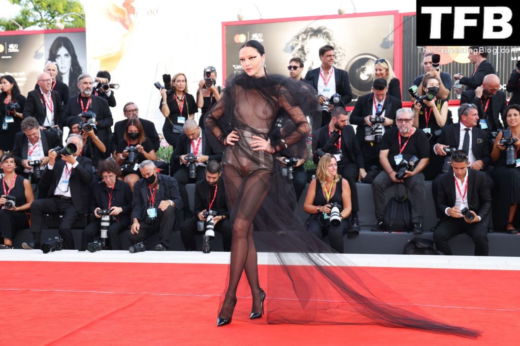 Mariacarla Boscono Flashes Her Nude Tits At The 79th Venice International Film Festival 25