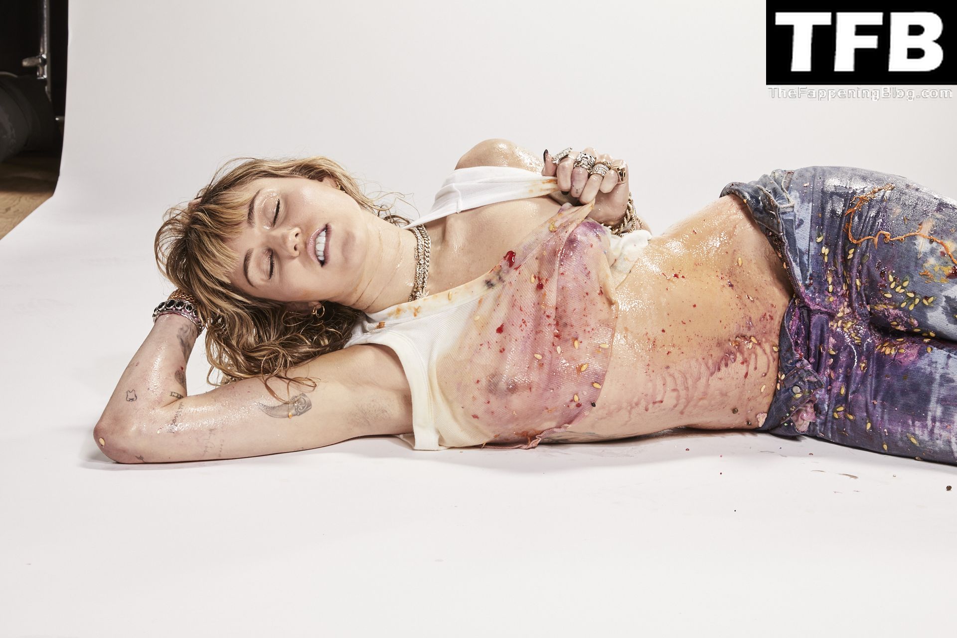 Miley Cyrus Nude &amp; Sexy – “She Is Coming” Outtakes (48 Photos)