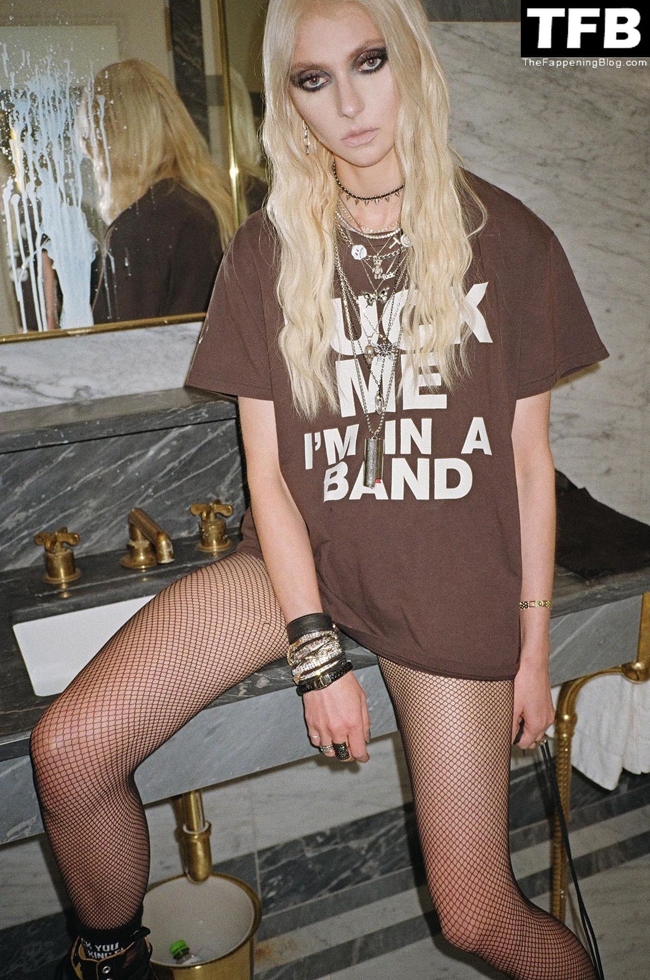 Taylor Momsen Nude &amp; Sexy – R13 Lingerie Campaign (18 Photos)